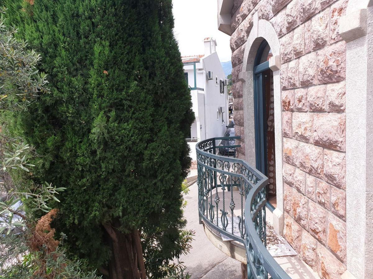 Zoro Apartments Sveti Stefan Exterior foto