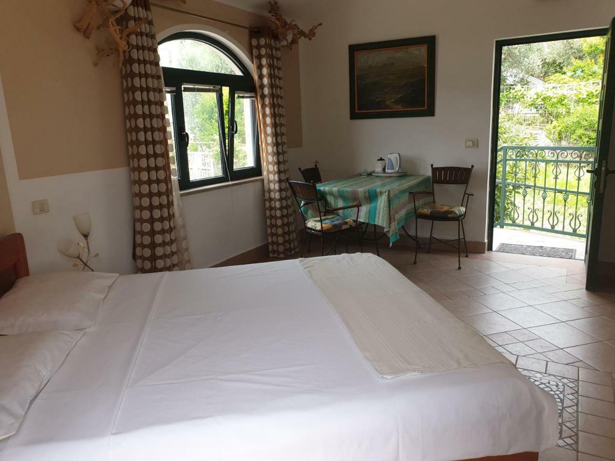 Zoro Apartments Sveti Stefan Exterior foto