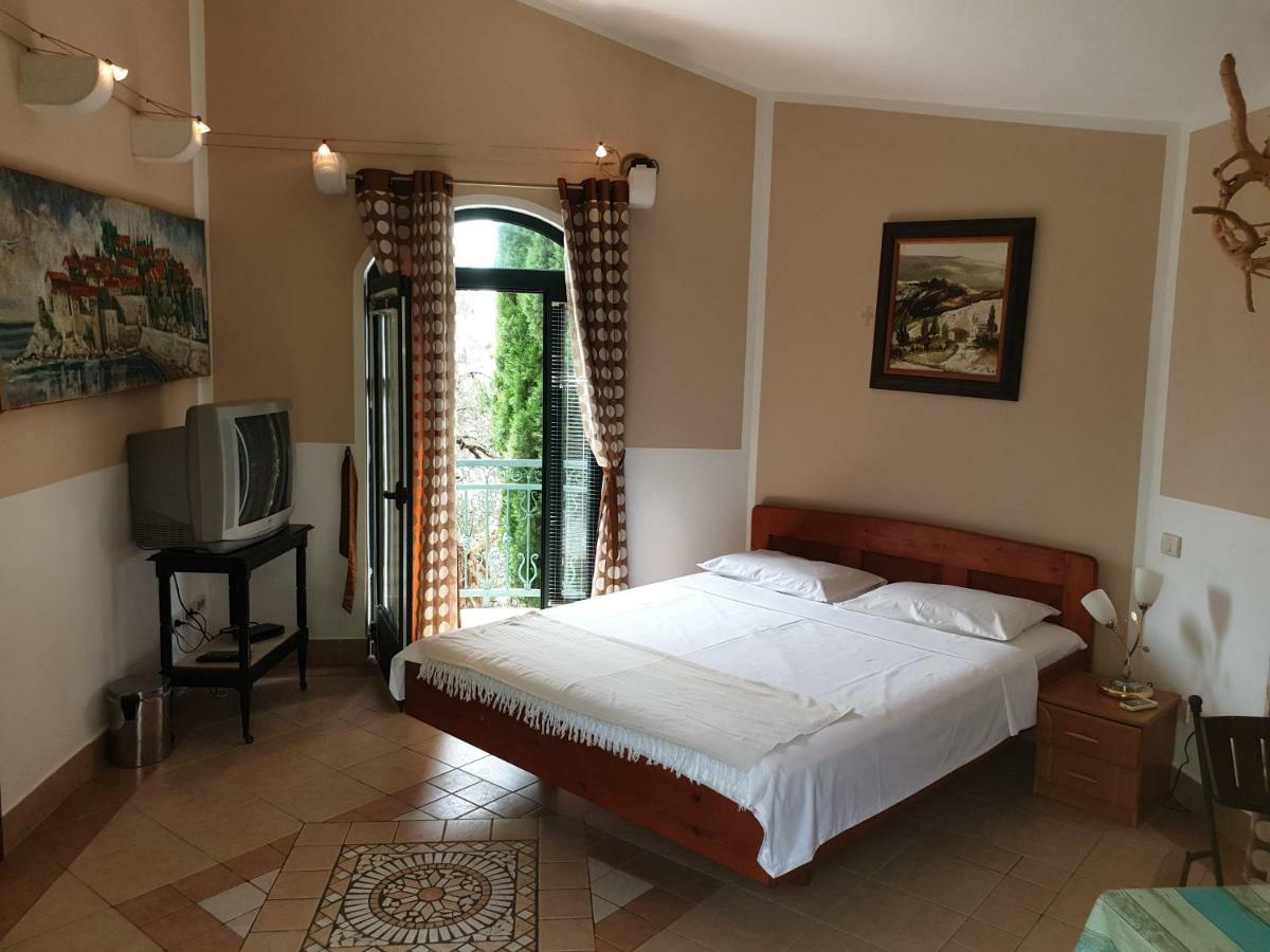 Zoro Apartments Sveti Stefan Exterior foto