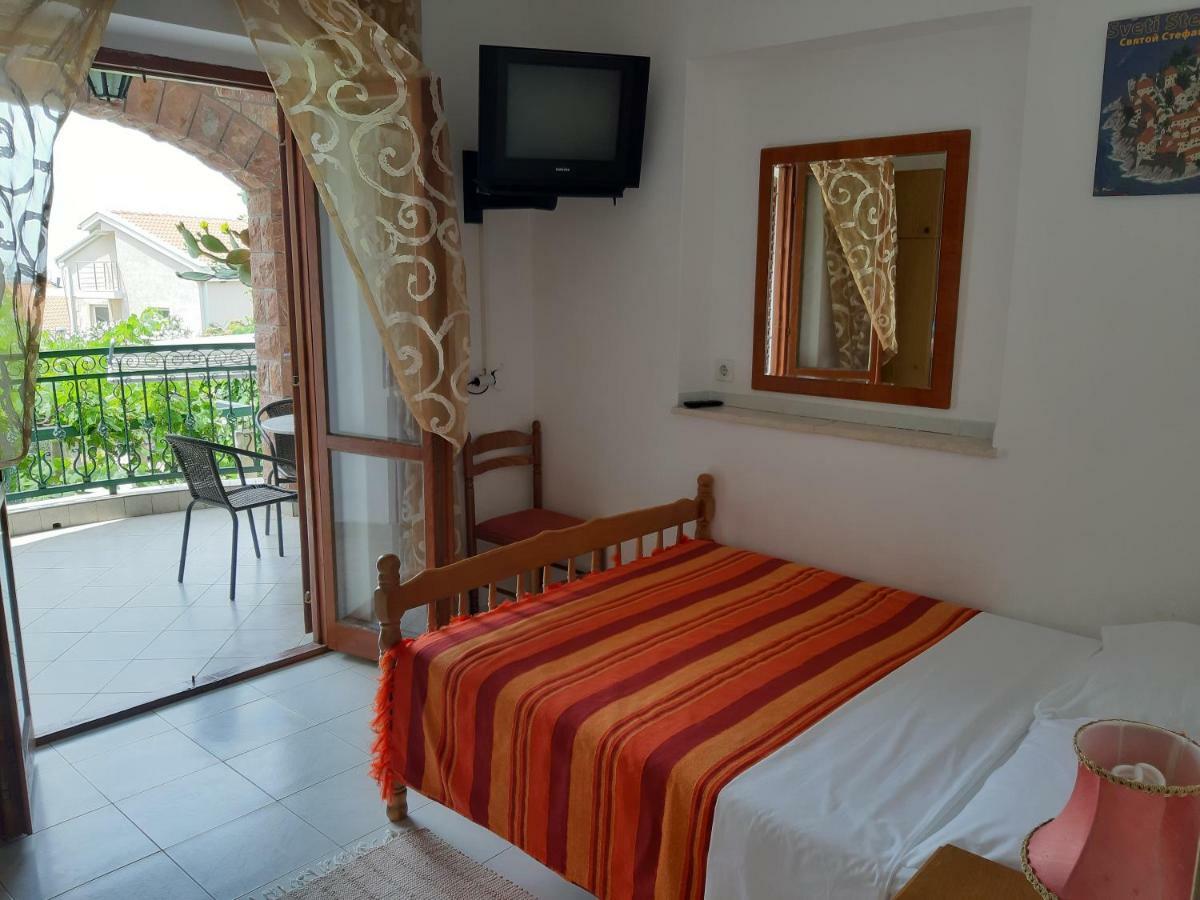 Zoro Apartments Sveti Stefan Exterior foto